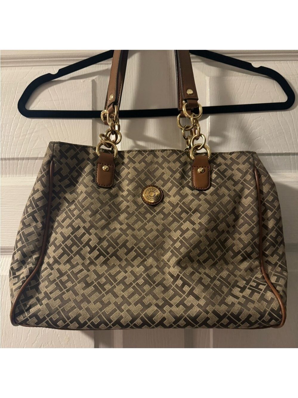Tommy Hilfigure Tax/Brown Gold Chain Shoulder Bag